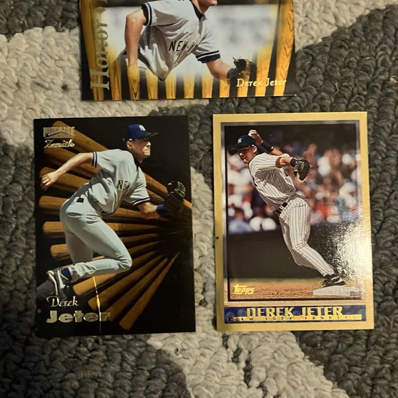 Topps Basketball/Baseball Cards - Picture 8 of 8